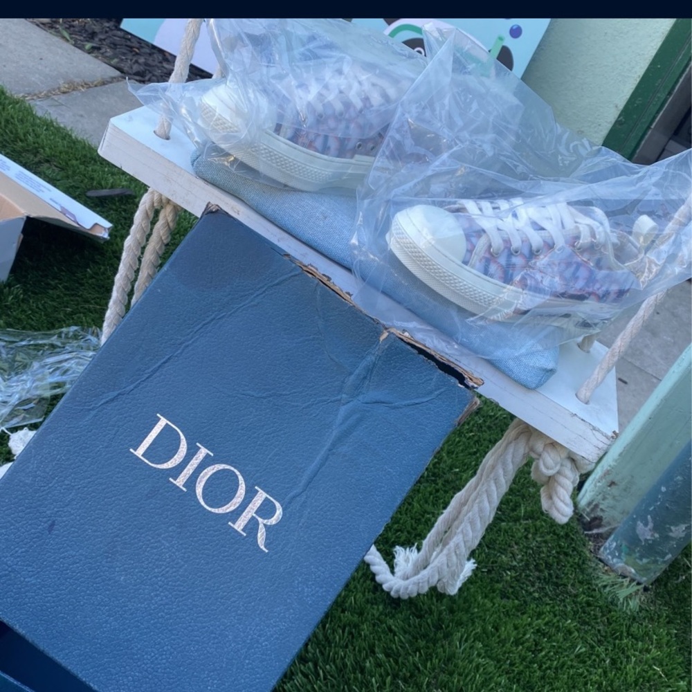 My brother only wearied them for 3 days he doesn’t like how they look I do . lmk